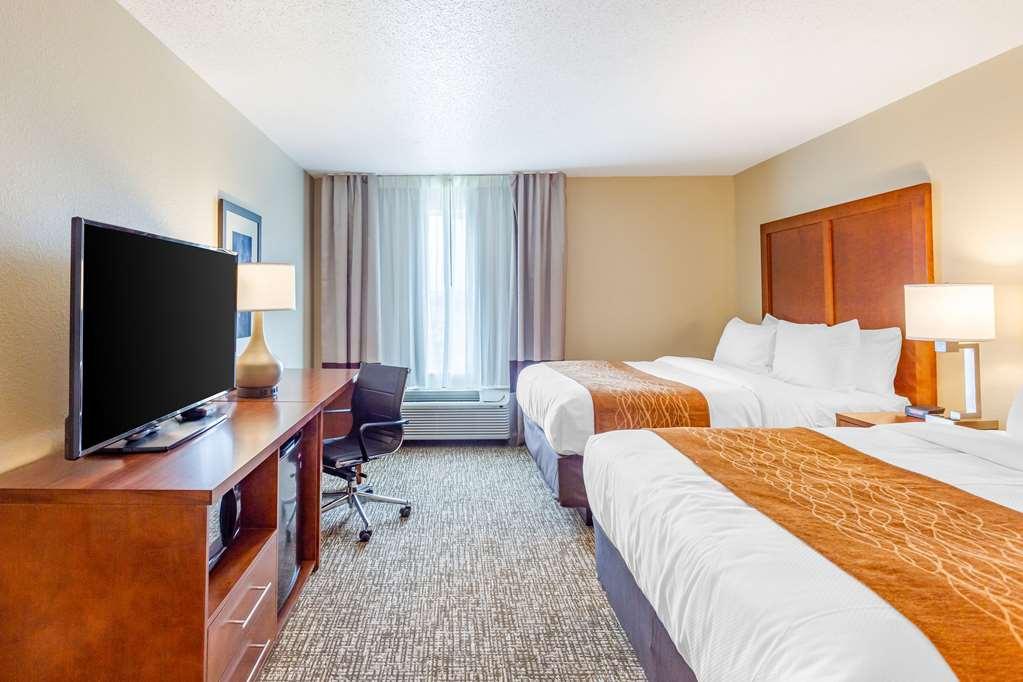 Comfort Inn Dekalb - Adjacent The University Ruang foto
