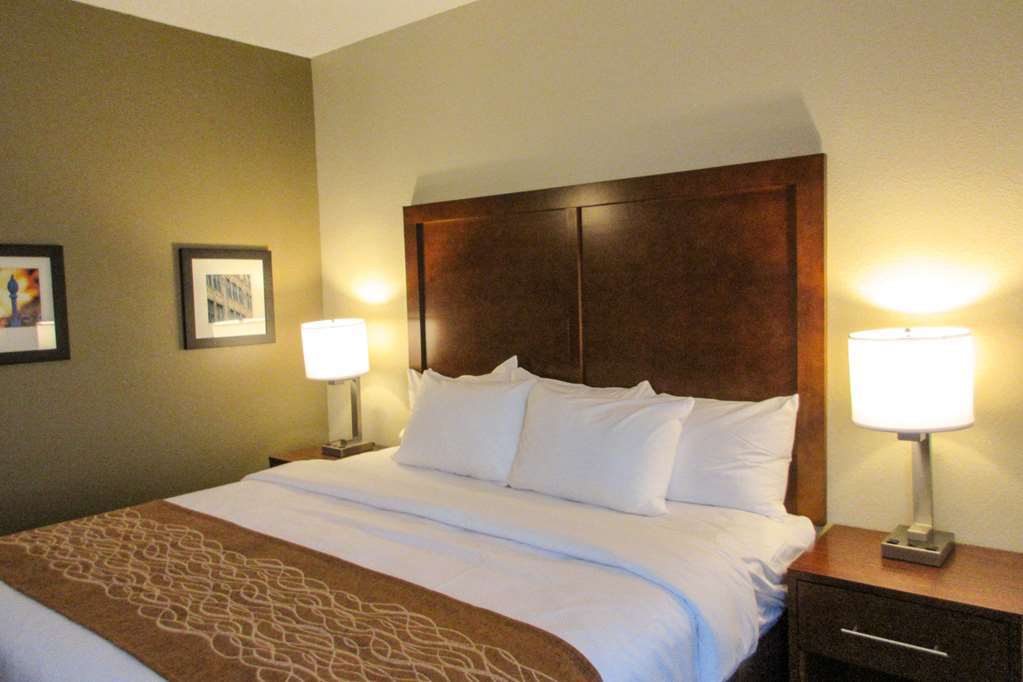 Comfort Inn Dekalb - Adjacent The University Ruang foto