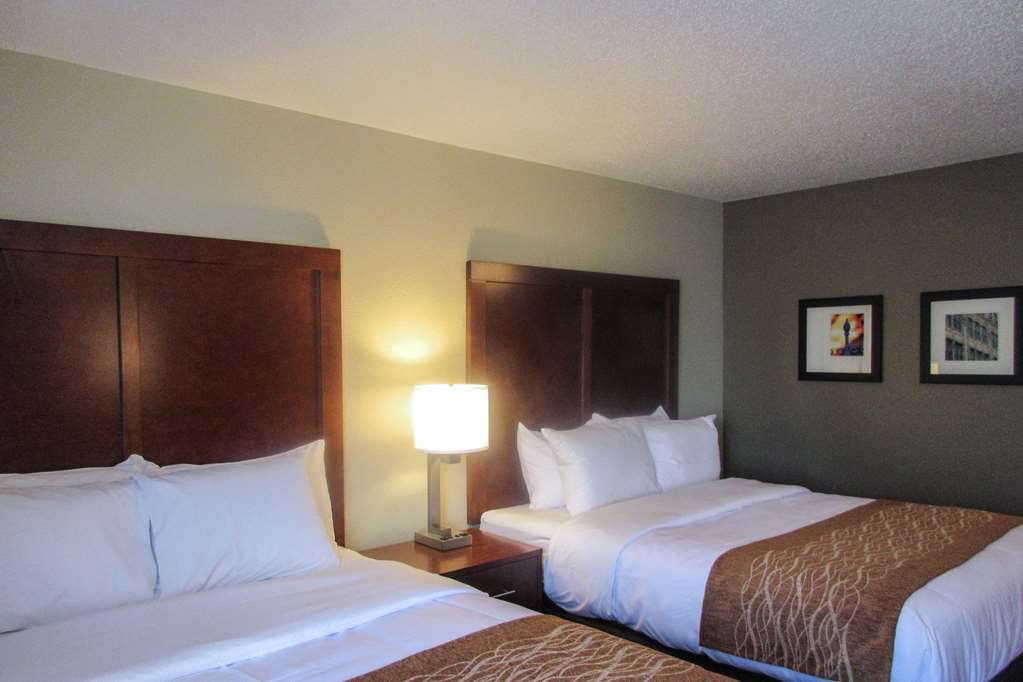 Comfort Inn Dekalb - Adjacent The University Ruang foto