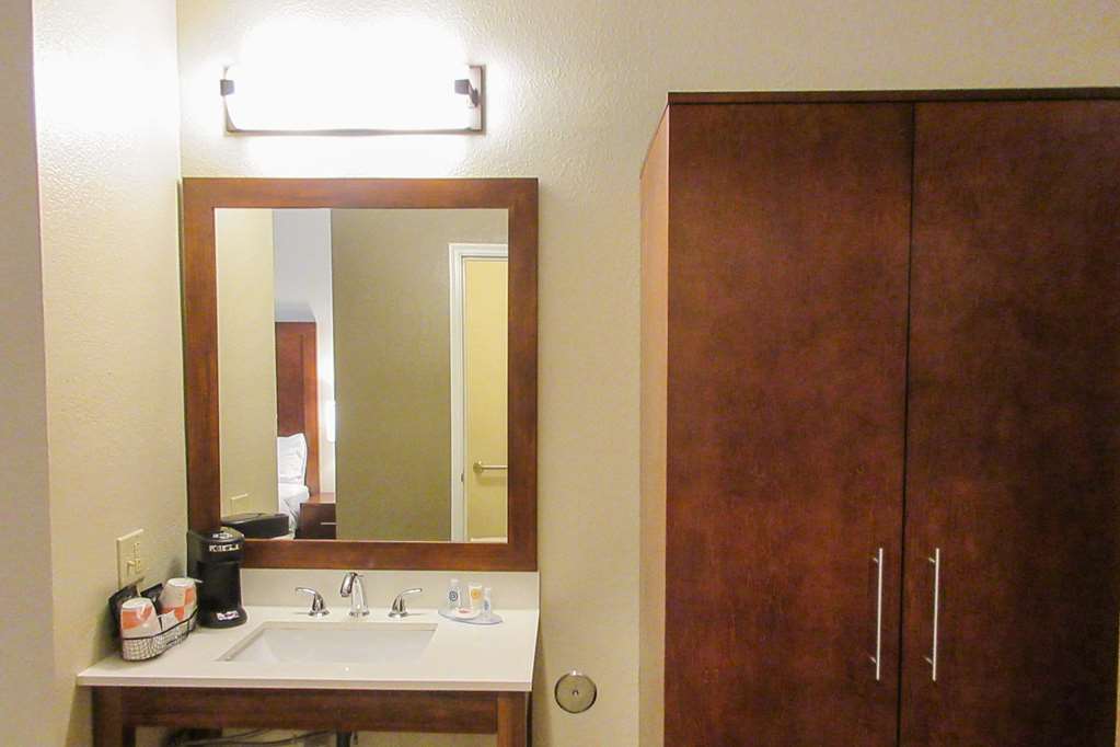 Comfort Inn Dekalb - Adjacent The University Ruang foto